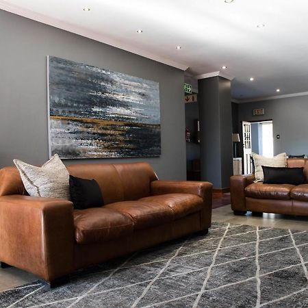 @Greys Guesthouse Блоемфонтейн Екстериор снимка