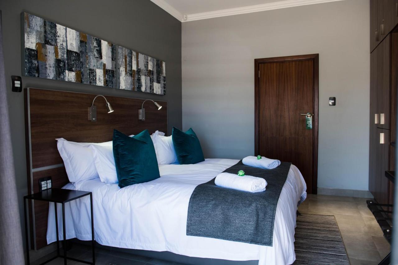 @Greys Guesthouse Блоемфонтейн Екстериор снимка